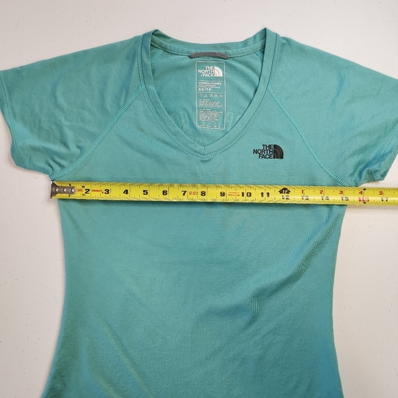 The North Face Wicking Short Sleeve Running Top T-Shirt Grind Activewear Green - Picture 8 of 8